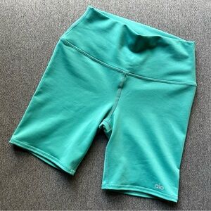 ALO Yoga Airlift Biker Shorts Ocean Teal Size Small
